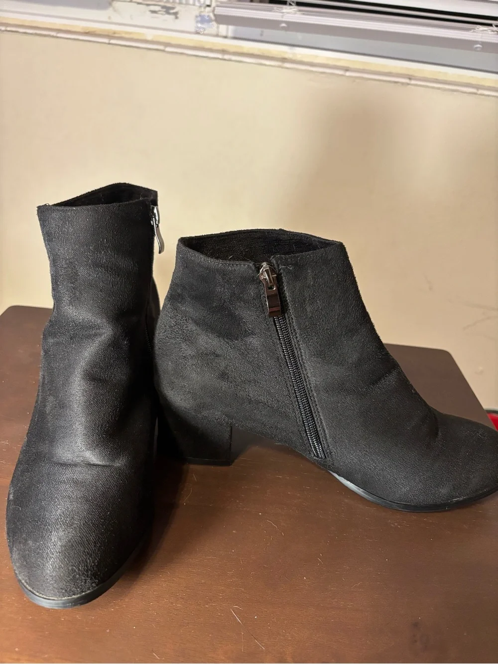 Black Ankle Booties Chunky Block Heel Side Zip Women’s Size 42 (Size 11) 2inch
